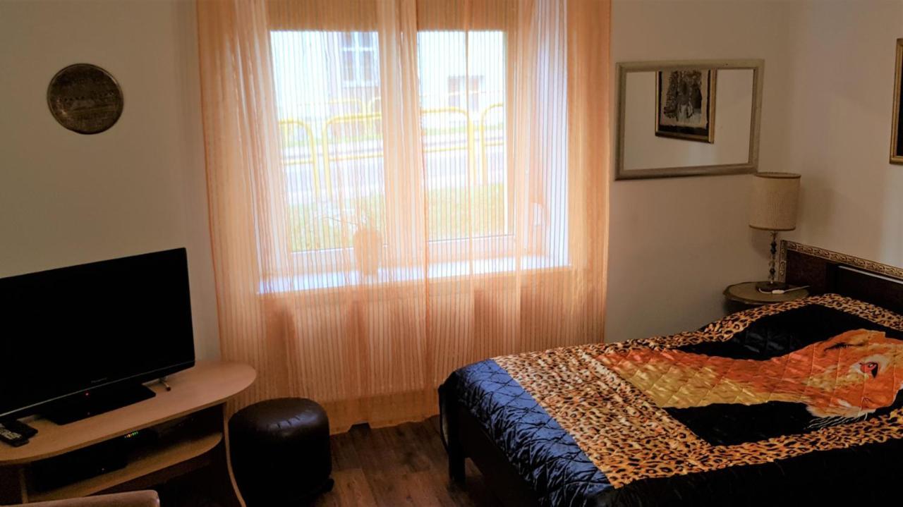 Mieszkanie Przy Chrzanowskiego Apartment *